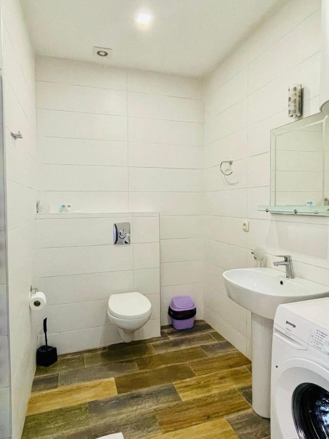Balmaral Apart Hotel Batoemi Buitenkant foto