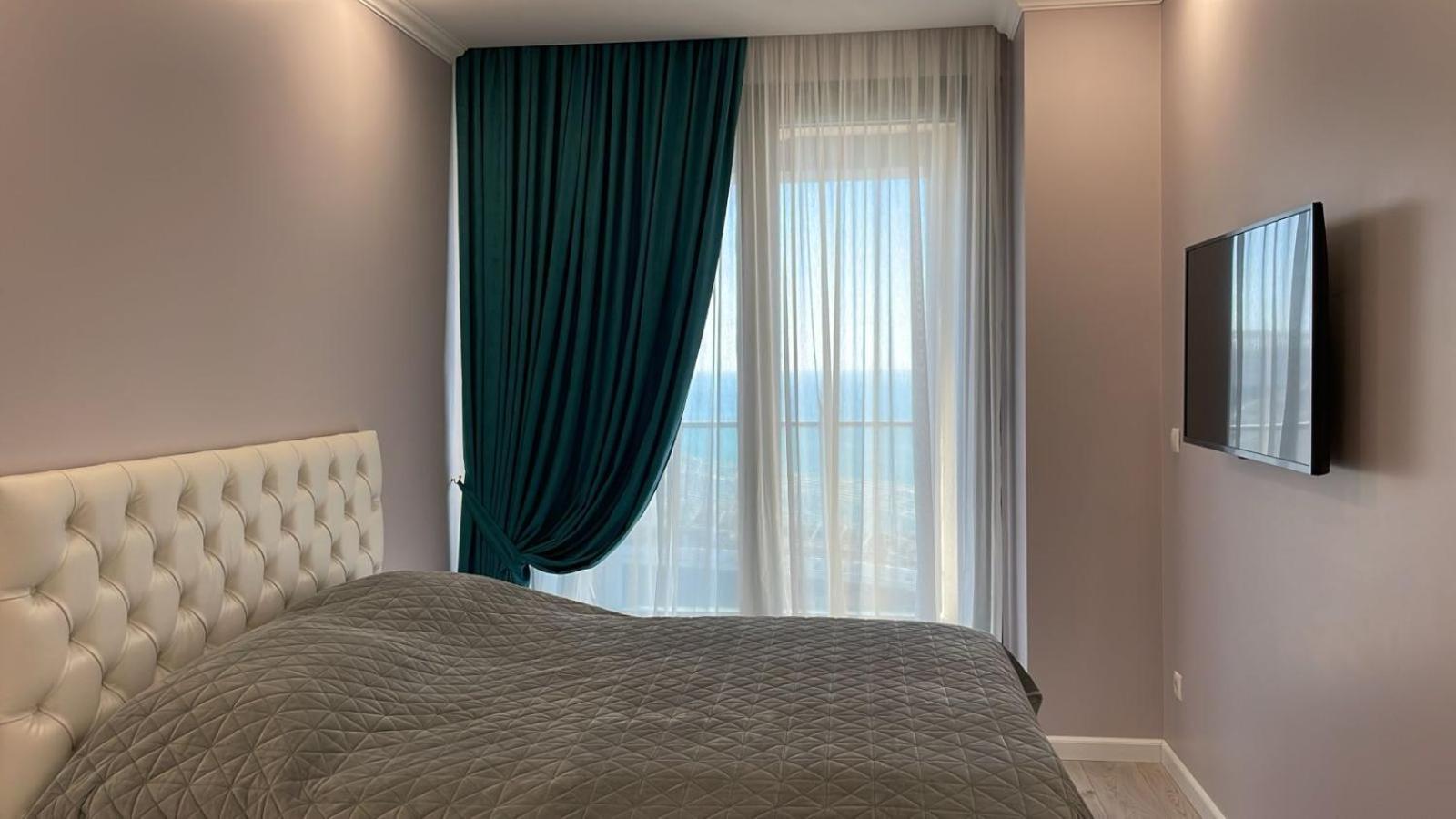Balmaral Apart Hotel Batoemi Buitenkant foto