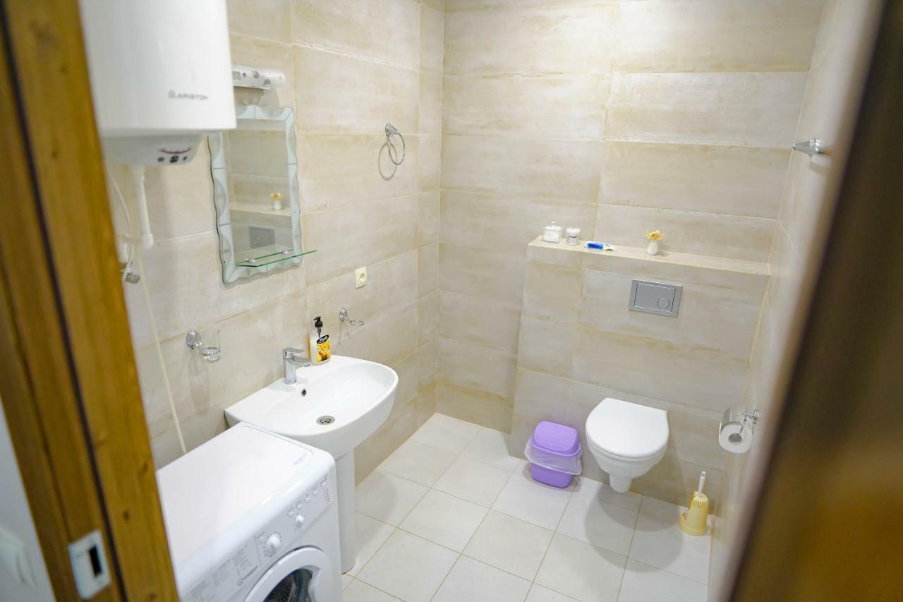 Balmaral Apart Hotel Batoemi Buitenkant foto