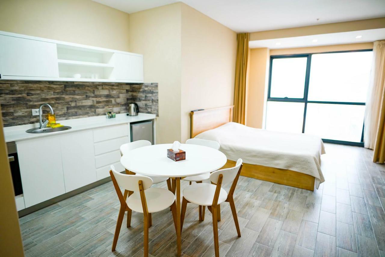 Balmaral Apart Hotel Batoemi Buitenkant foto